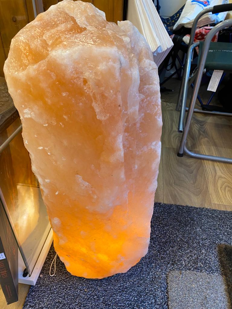 Large Himalayan salt lamp